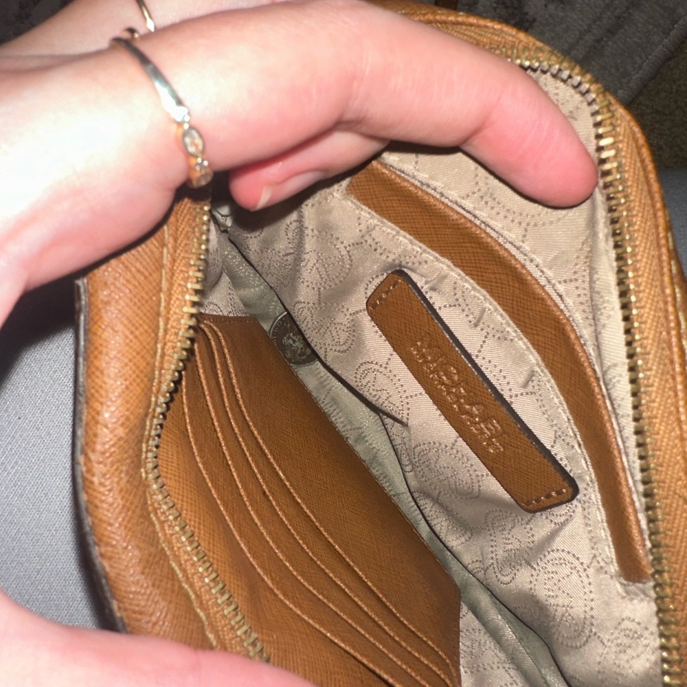 Micheal Kors purse